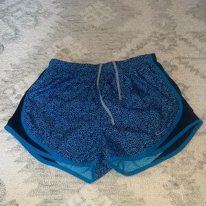 Nike tempo short
